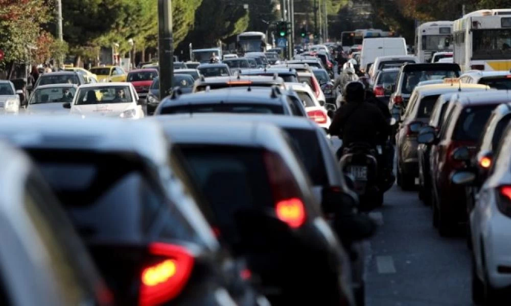 Καραμπόλα πέντε οχημάτων στον Κηφισό